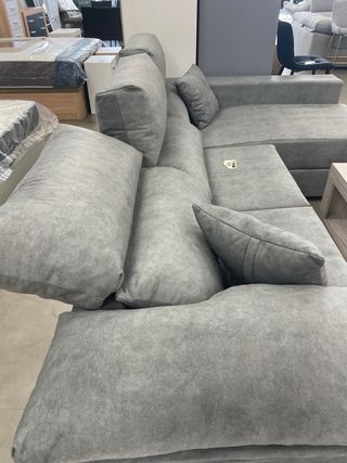 HERMOSO SOFA VÍCTORIA
