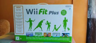 Wii Fit TM Plus y batería recargable