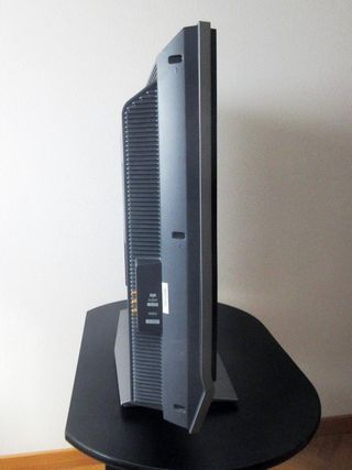 TV LG 32" Modelo 32LC2DB con mando