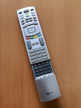 TV LG 32" Modelo 32LC2DB con mando