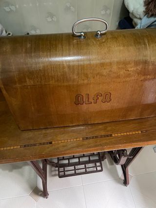 Maquina de coser ALFA