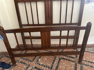 Cama de madera antigua completa