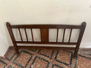 Cama de madera antigua completa