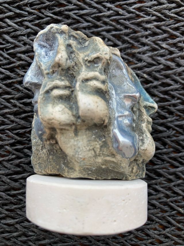 Escultura 5 caras de Silvia Stein