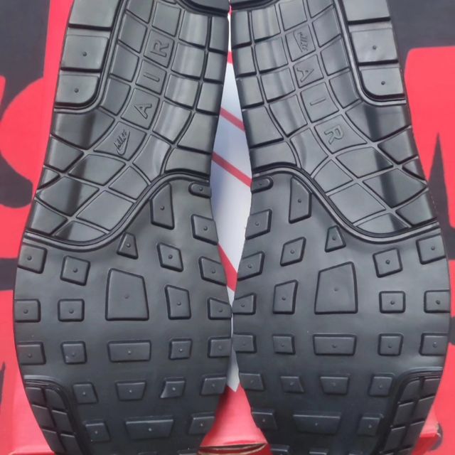 NIKE AIR MAX 1 BLACK/WHITE 2024