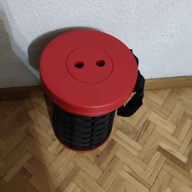 Taburete silla negra y roja nueva