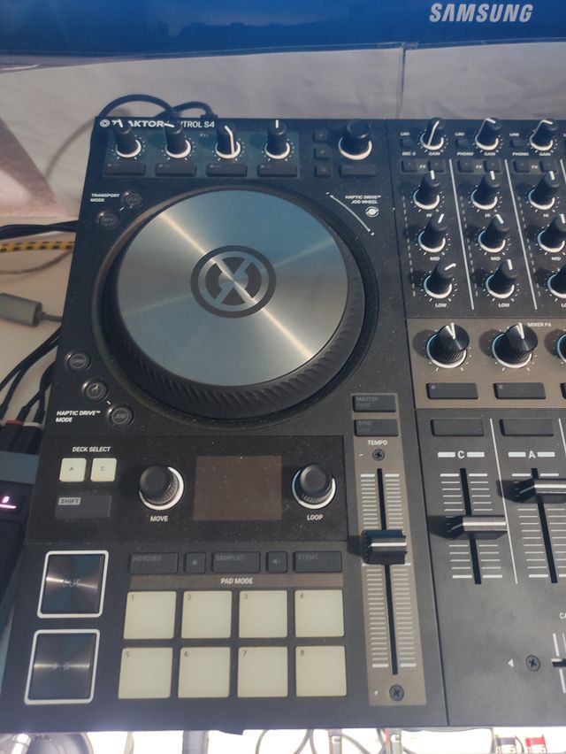Traktor s4 mk3