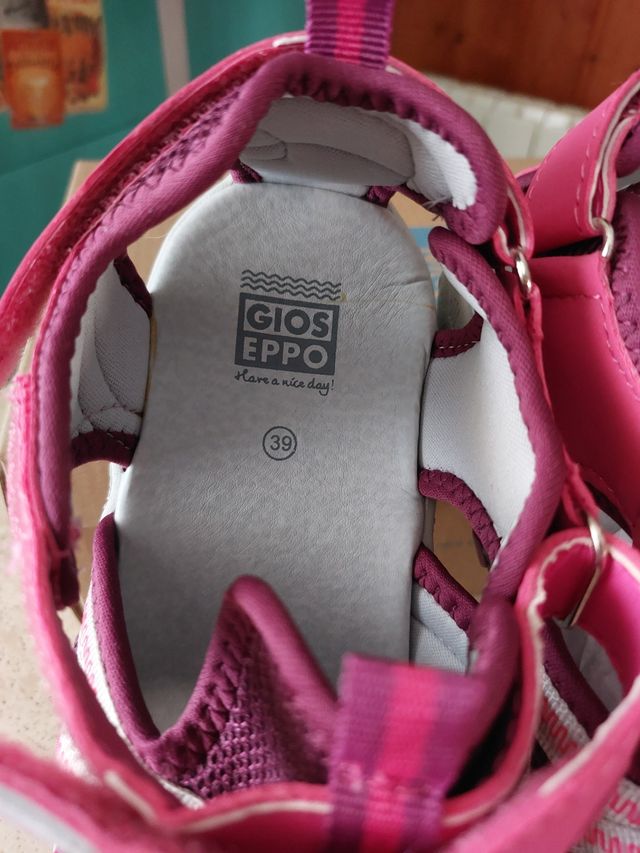 Sandalia cerrada Gioseppo