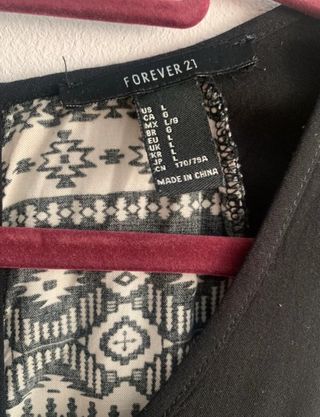 Mono estampado tribal blanco y negro