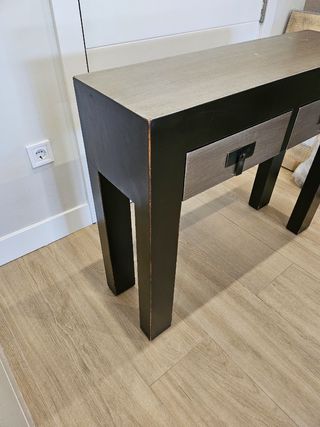 Consola estilo chino wengué y dorado