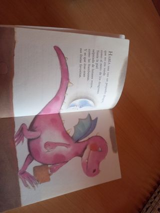 El dragón color frambuesa