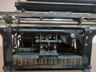 MAQUINA DE ESCRIBIR UNDERWOOD N°5