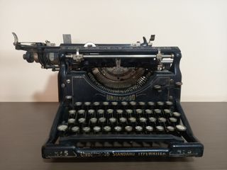 MAQUINA DE ESCRIBIR UNDERWOOD N°5