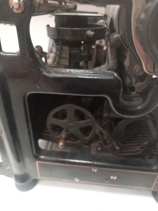 MAQUINA DE ESCRIBIR UNDERWOOD N°5