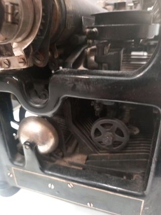 MAQUINA DE ESCRIBIR UNDERWOOD N°5