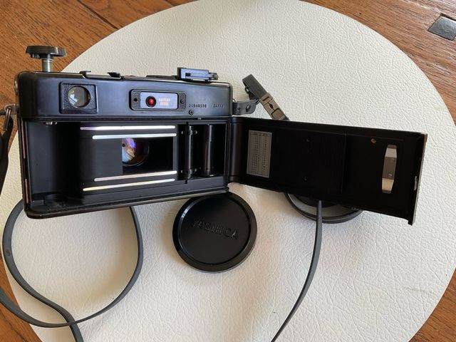 Yashica Electro 35 GT 45mm + Trepiedi  +flash