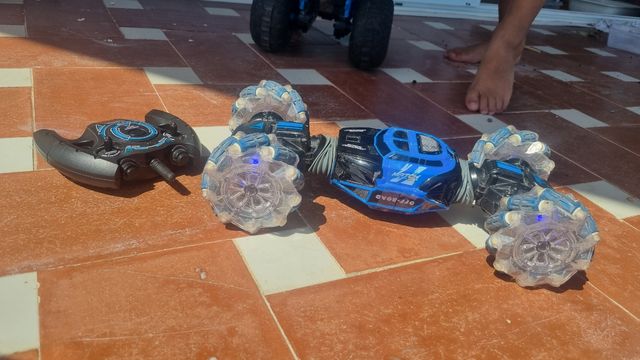 Extreme cross-lander, coche control remo