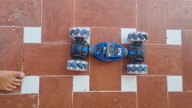 Extreme cross-lander, coche control remo