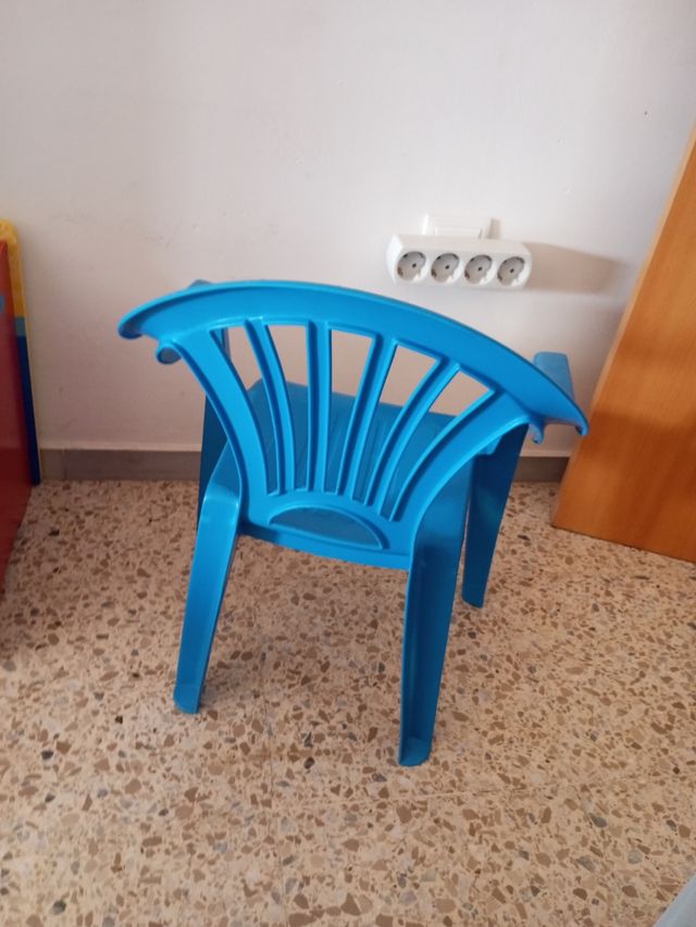 Silla para niños de plástico para sentarse 