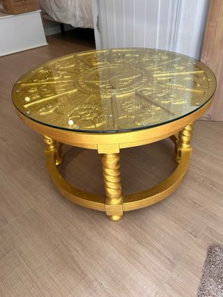 Mesa tallada a mano madera maciza