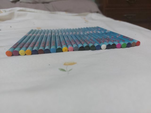 Lápices de colores de las Witch