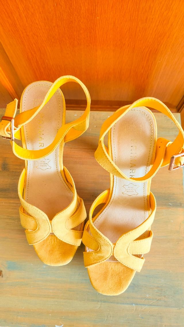 Tacones amarillos