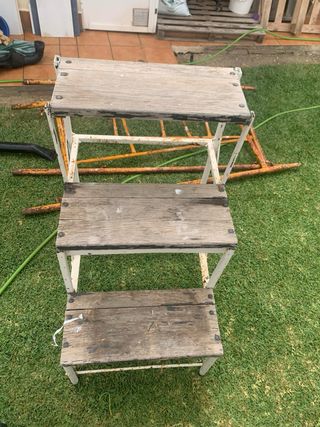 Estructura de hierro escalera de madera