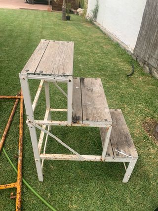 Estructura de hierro escalera de madera