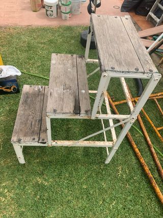 Estructura de hierro escalera de madera