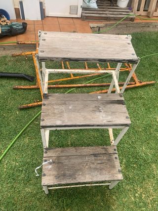 Estructura de hierro escalera de madera