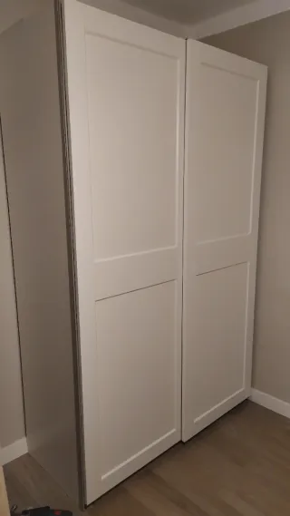 Montaje de armarios.