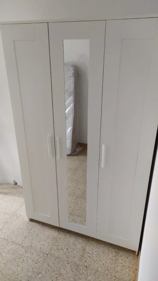 Montaje de armarios.