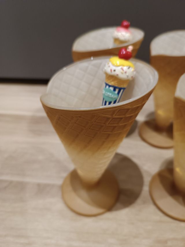 Set bicchieri per gelato con cucchiaino