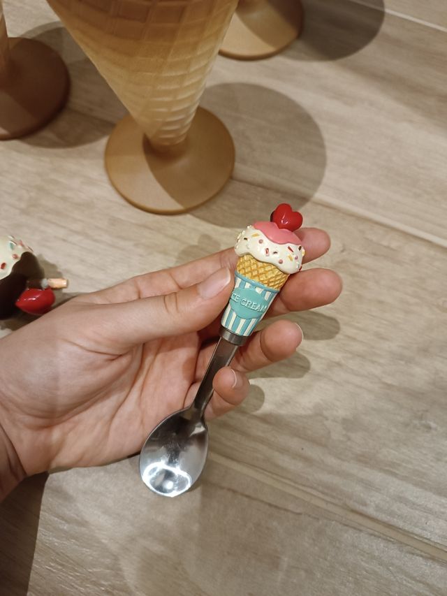 Set bicchieri per gelato con cucchiaino