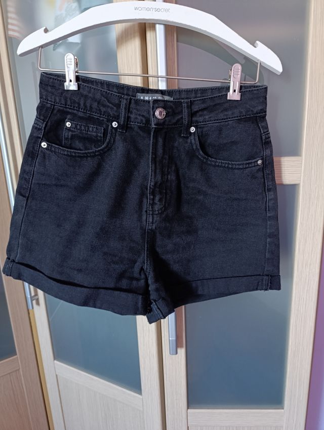 Pantalón corto negro