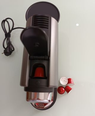 Cafetera eléctrica de cápsulas.