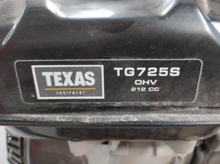 Maquina césped artificial