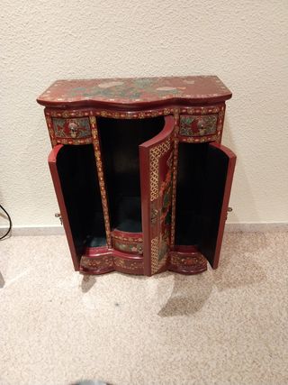 Cómoda estilo oriental