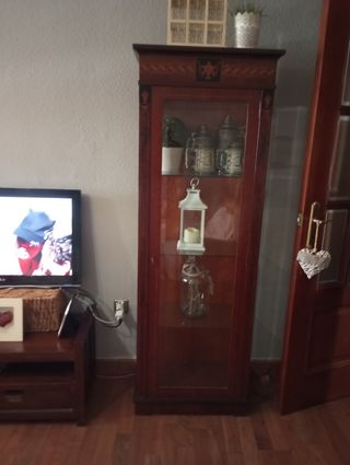 Vitrina de madera maziza 