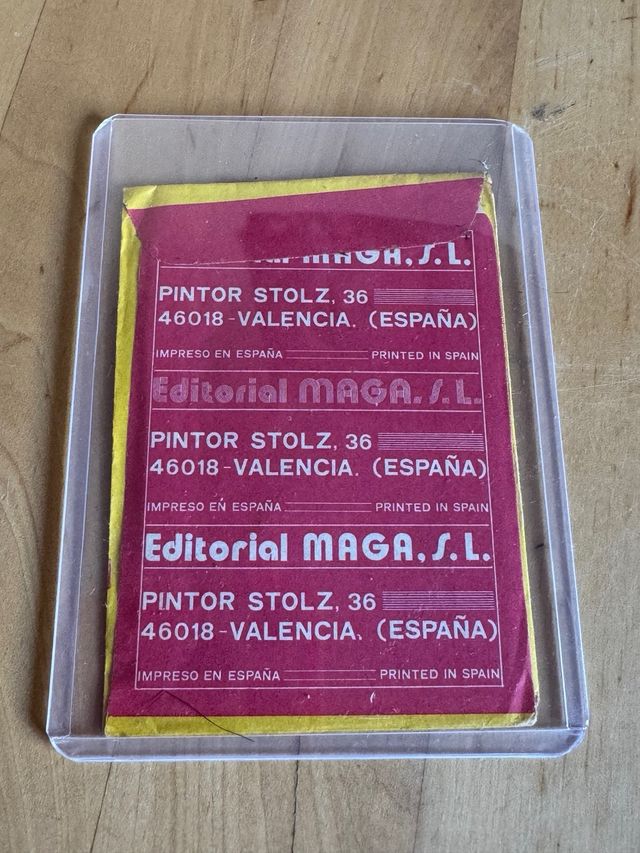 1 Sobre de cromos sellado  V ( la batalla final )