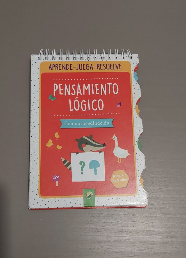Juguete libro pensamiento lógico