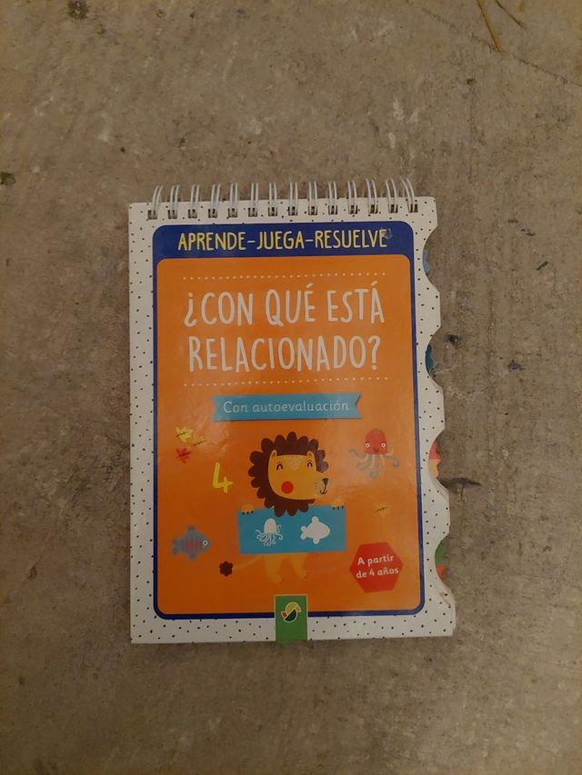 Libro aprende juega resuelve
