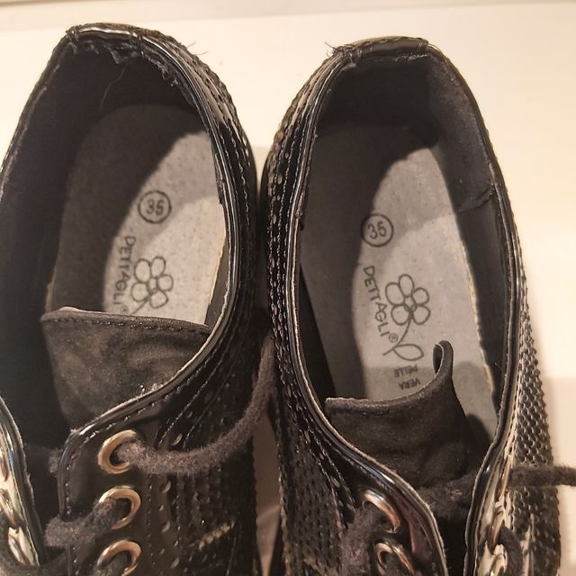 Scarpe in vera pelle.