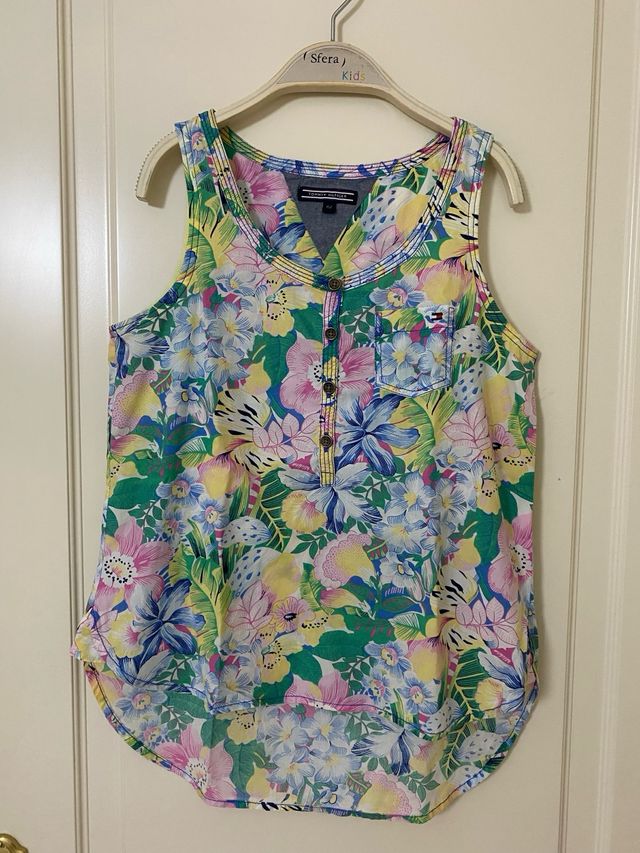 Blusa flores sin mangas 