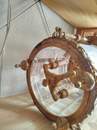 Antiguo farol de bronce y cristal (lámpara)