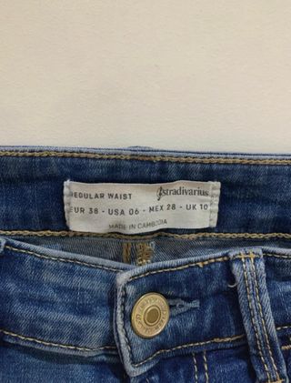 Pantalón vaquero roto Stradivarius
