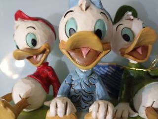 Terrific Trio de Disney.Huey Dewey & Louie Sitting