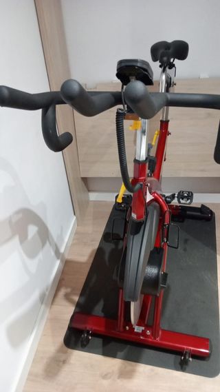 Bici estática modelo lk700ic BH