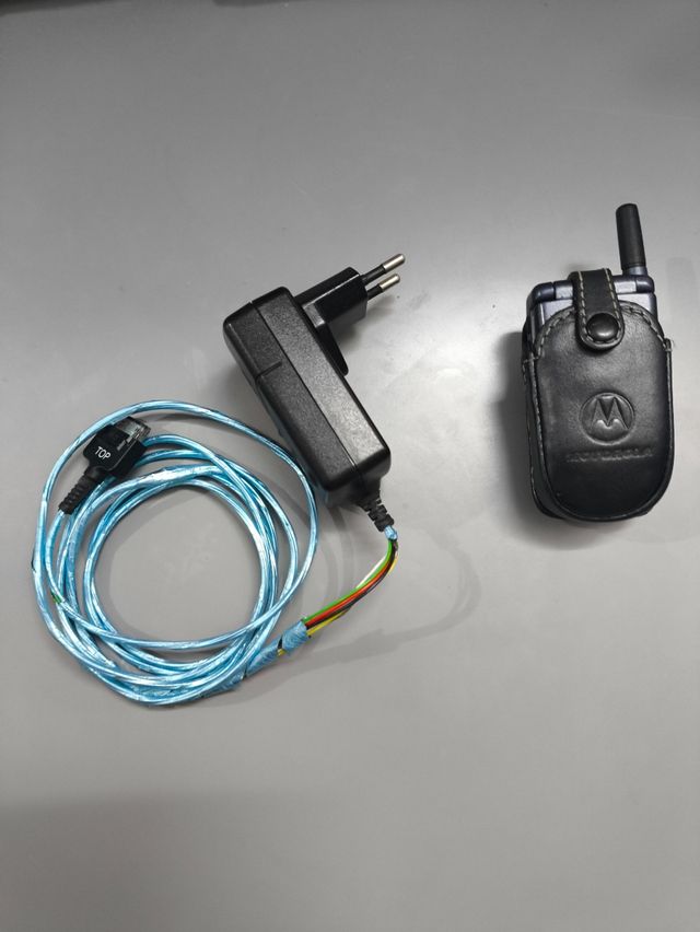 Teléfono retro vintage Motorola V50