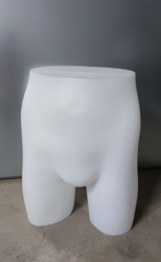 BUSTO-MANIQUÍ HOMBRE NUEVO 